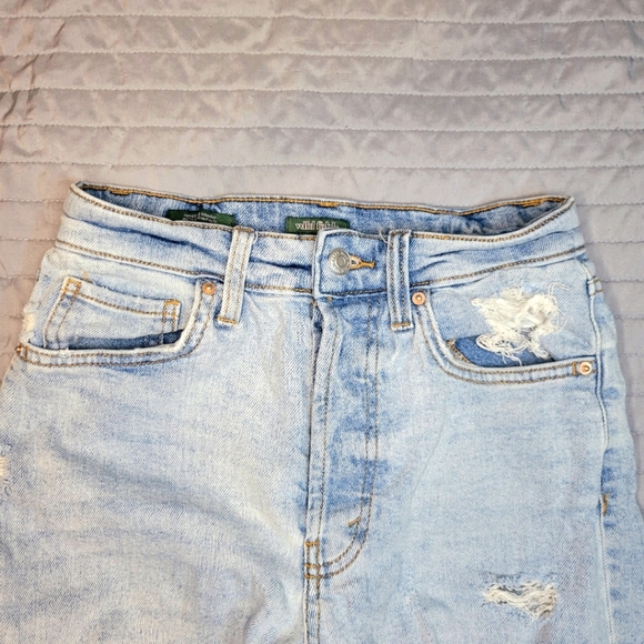 Women's Wild Fable, High Rise, Distressed, Light Wash Denim Pants, Size … - Picture 3 of 16